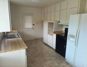 1308 Kaehler St in Novato, CA - Building Photo - Building Photo