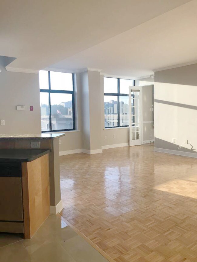 610 Newark St-Unit -8D in Hoboken, NJ - Building Photo - Building Photo