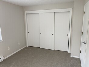 6891 SW Napa Ct in Tualatin, OR - Building Photo - Building Photo