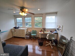 1319 E Street NE Unit in Washington, DC - Foto de edificio - Building Photo