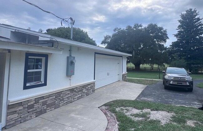 11223 Co Rd 223 in Oxford, FL - Building Photo - Building Photo