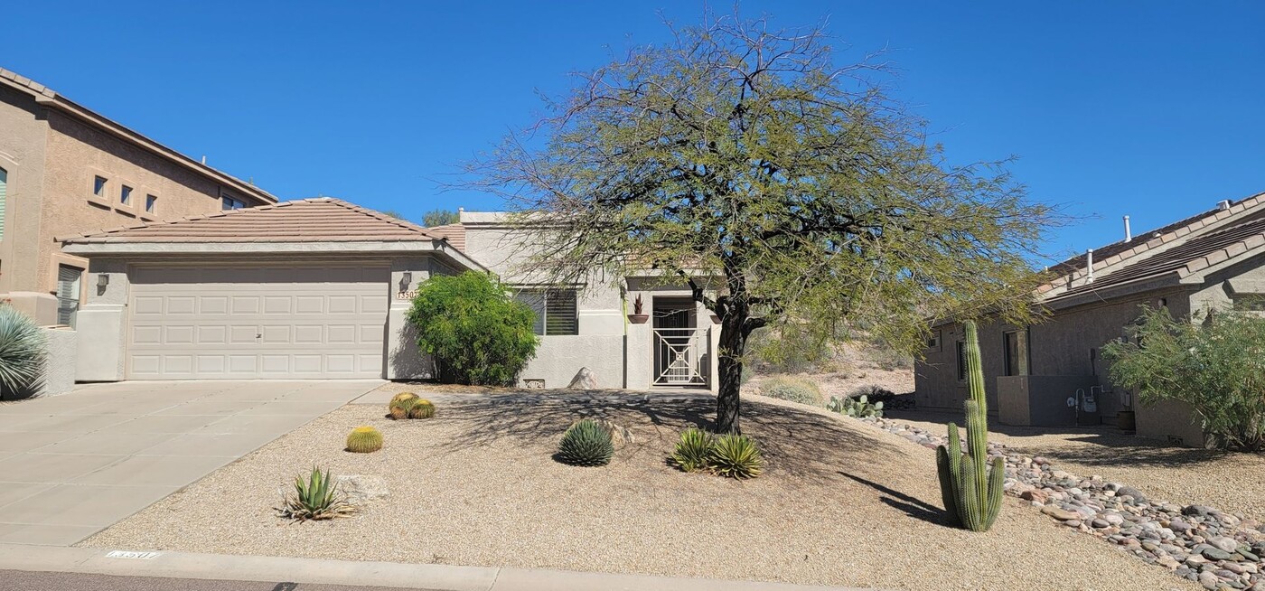 13507 Vista Del Lago in Fountain Hills, AZ - Building Photo