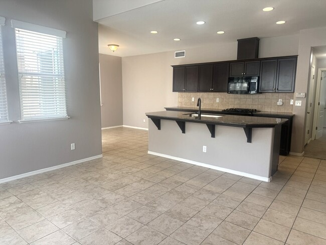 4060 Trenton Ave in Clovis, CA - Building Photo - Building Photo