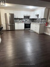 26 Abbotsbury Dr in Brampton, ON - Building Photo - Building Photo