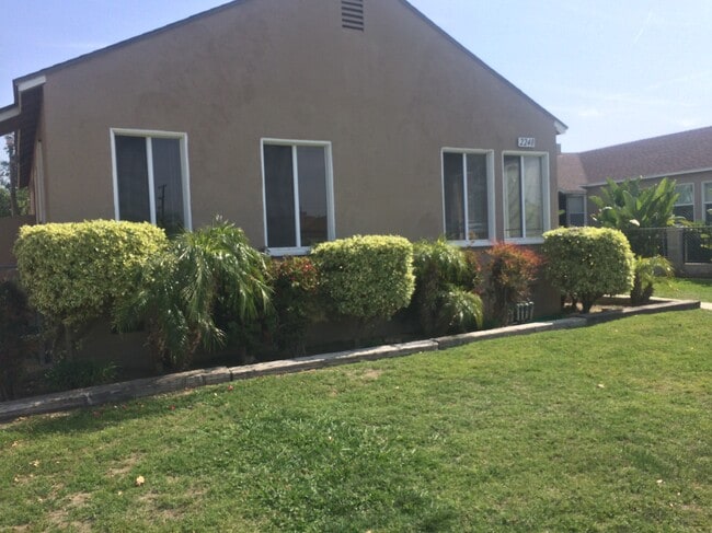 2240 Euclid Ave, Unit 2240 in Long Beach, CA - Foto de edificio - Building Photo
