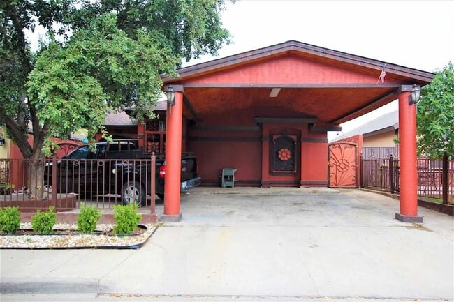 712 Zebra Dr, Unit 103 in Laredo, TX - Building Photo - Building Photo