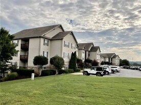 1133 Harts Ridge Dr in Seneca, SC - Building Photo