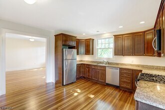 159 Walnut St in Montclair, NJ - Building Photo - Building Photo