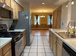 24 Oak Knoll Dr in Matawan, NJ - Building Photo - Building Photo