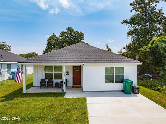 property at 526 Camellia Ave