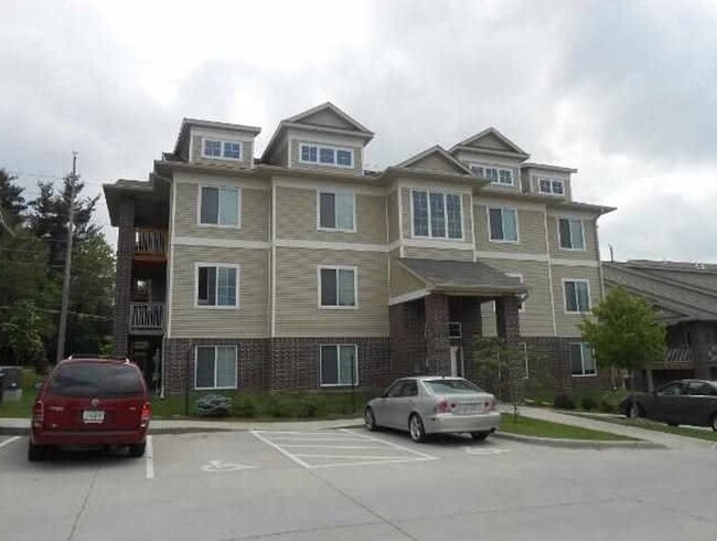 1848 W Benton St in Iowa City, IA - Building Photo - Building Photo