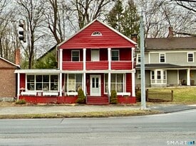 4 Main St S in Woodbury, CT - Building Photo