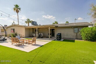2611 E Cheryl Dr in Phoenix, AZ - Foto de edificio - Building Photo