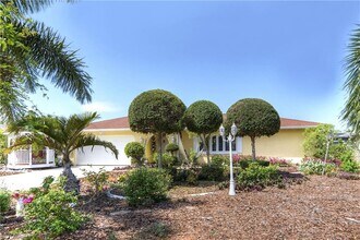 6163 Plumosa Ave in Ft. Myers, FL - Building Photo - Building Photo