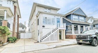 14 N Vassar Sq in Ventnor City, NJ - Building Photo