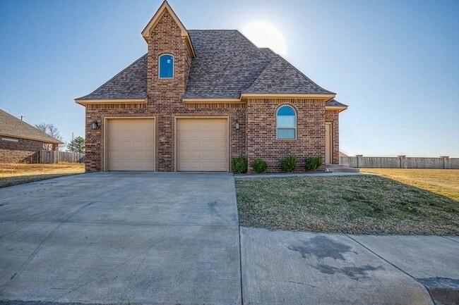 property at 807 Venice Ct