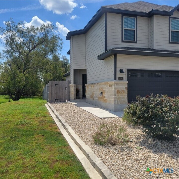 1653 Barrett Ave in Canyon Lake, TX - Building Photo