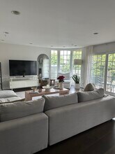 1817 Selby Ave, Unit #203 in Los Angeles, CA - Foto de edificio - Building Photo