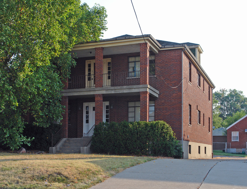 5612 Glenway Ave in Cincinnati, OH - Building Photo