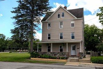 78 Mitchell St in Saratoga Springs, NY - Building Photo - Building Photo