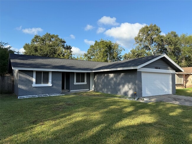16814 Barcelona Dr in Friendswood, TX - Building Photo - Building Photo