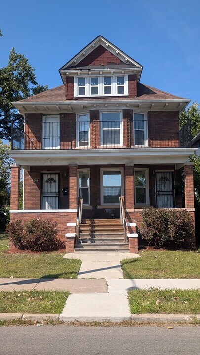894-896 W Euclid St in Detroit, MI - Building Photo