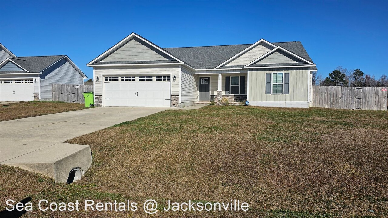 314 Bubbling Brook Ln in Jacksonville, NC - Foto de edificio