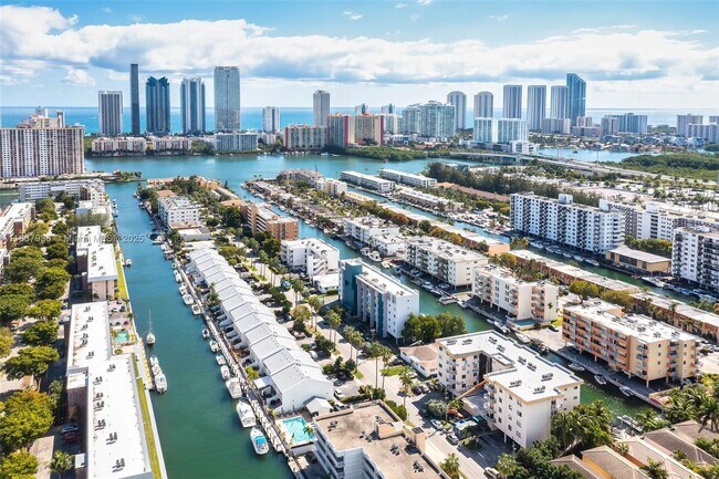 3626 NE 168th St in North Miami Beach, FL - Building Photo - Building Photo