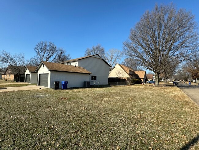 902 W Edgewater St, Unit 902 W Edgewater St. in Broken Arrow, OK - Building Photo - Building Photo