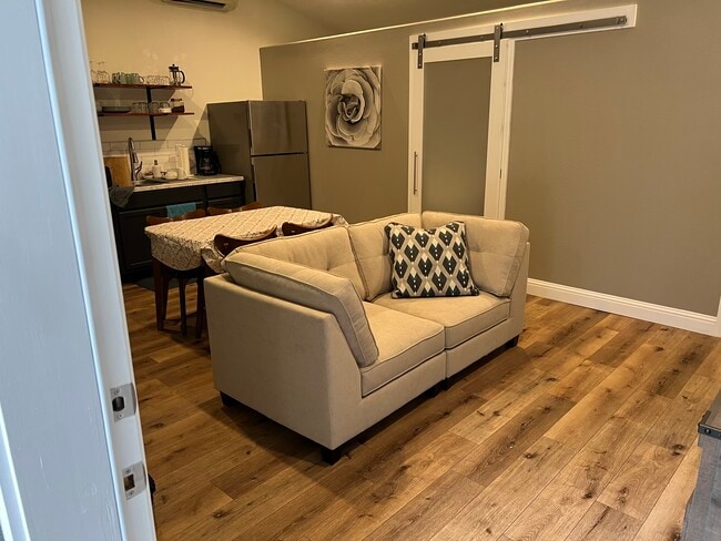 11420 Wales Dr in Redding, CA - Foto de edificio - Building Photo