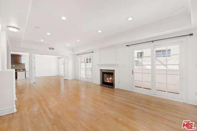 11723 Mayfield Ave, Unit 5 in Los Angeles, CA - Building Photo - Building Photo