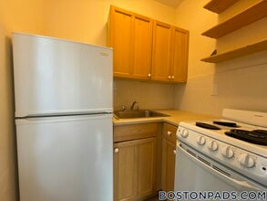 2 Elmwood Ave in Winchester, MA - Building Photo - Building Photo