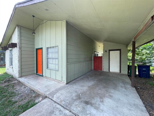 property at 5900 Glen Meadow Dr