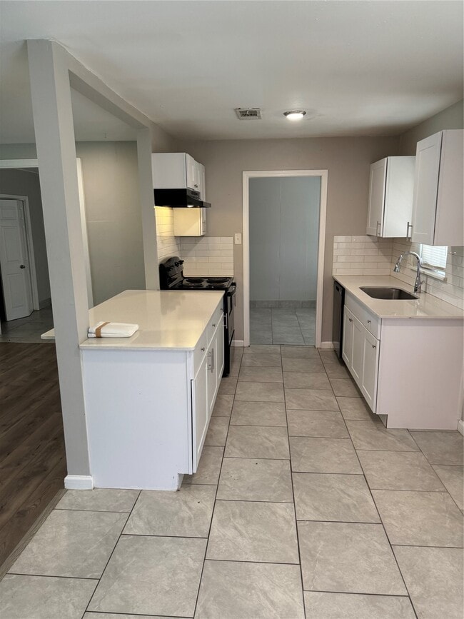 property at 9902 Valley Sun Dr