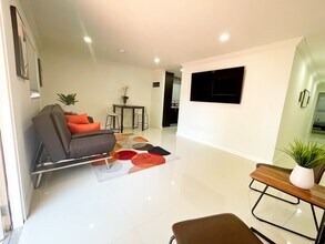 501 SW 25th Ave in Miami, FL - Building Photo - Building Photo