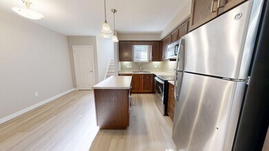 3200 Singleton Ave in London, ON - Building Photo - Building Photo