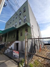 1304 Manhattan Ave, Unit 3L in Union City, NJ - Foto de edificio - Building Photo