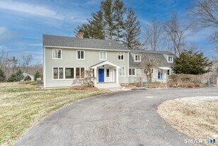 23 Moulton Rd in Mansfield, CT - Building Photo