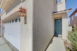 5028 Whistling Acres Ave in Las Vegas, NV - Building Photo