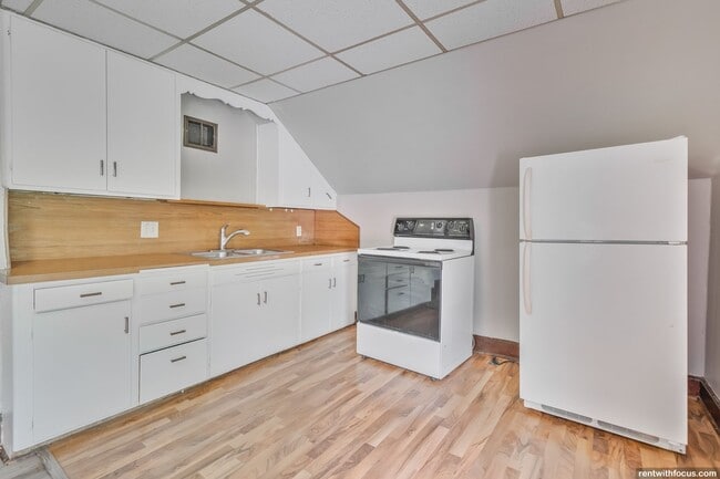 property at 1901 S Jefferson St