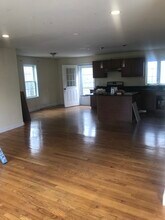17 Corcoran St in Randolph, MA - Foto de edificio - Building Photo