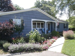 1895 Mary's Rd in Mattituck, NY - Building Photo - Building Photo