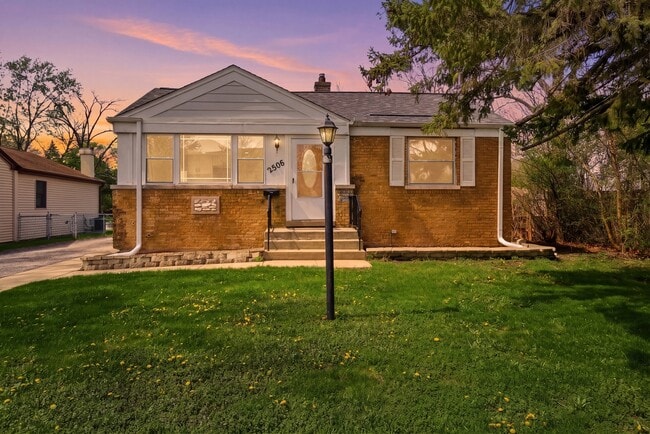 2506 Rusty Dr in Des Plaines, IL - Building Photo - Building Photo