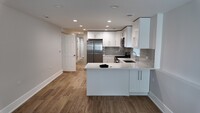 2200 W Cortez St, Unit 001 in Chicago, IL - Building Photo - Building Photo