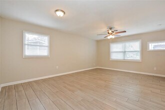 1070 Emerald Dr in Mount Dora, FL - Building Photo - Building Photo