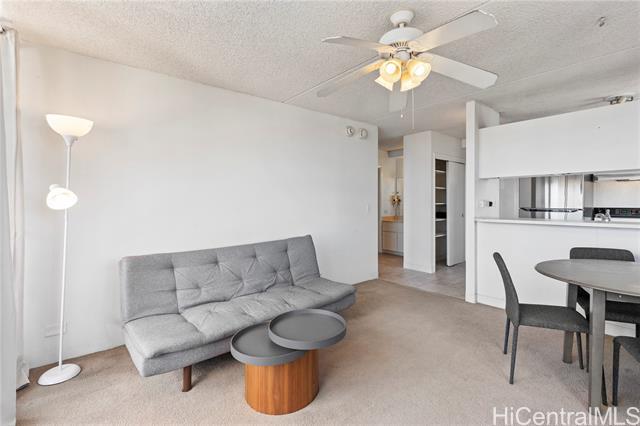 2240 Kuhio Ave. in Honolulu, HI - Building Photo - Building Photo