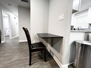 5569 Pine Gate Dr in Atlanta, GA - Building Photo - Building Photo