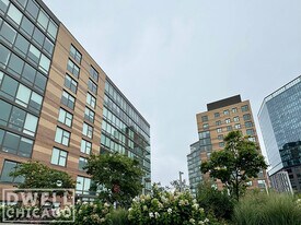 738 N Morgan St, Unit 0702 in Chicago, IL - Building Photo