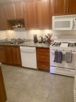 1064 Beacon St, Unit 4 Apartments