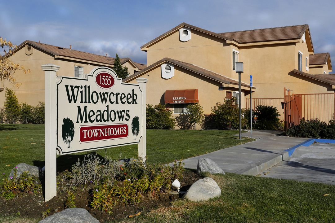 Willowcreek Meadows Townhomes in San Jacinto, CA - Building Photo